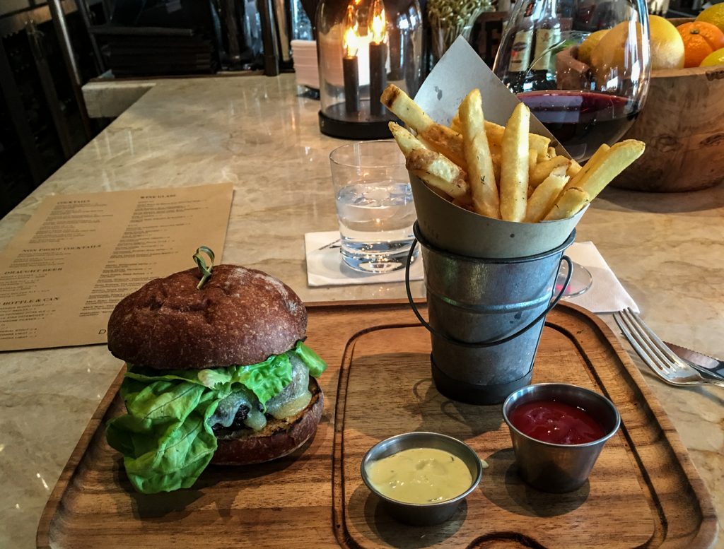 Four Seasons, Goldfinch Tavern, Hamburger, Restaurants