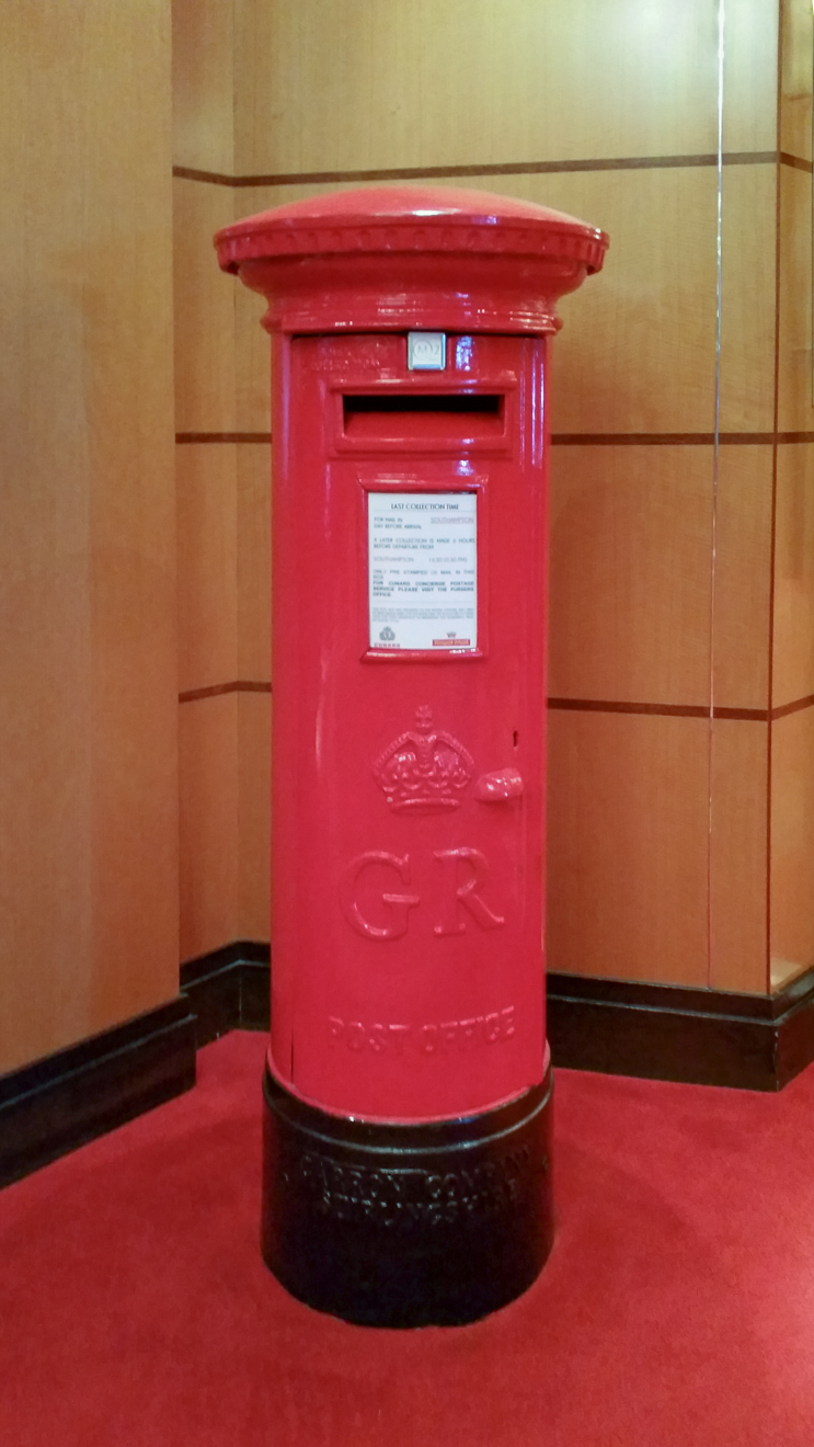 QM2 - Night Mailbox