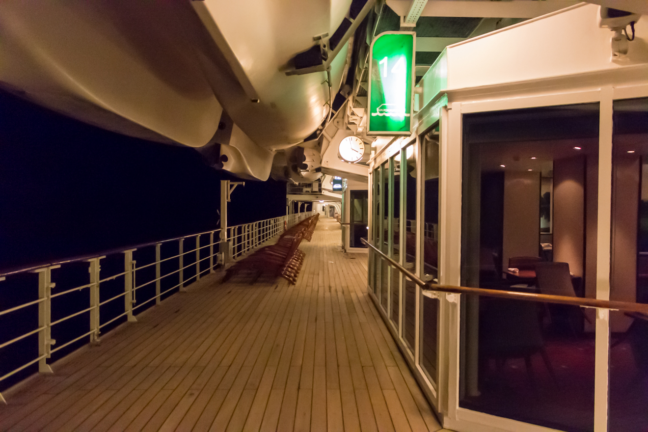 QM2 - Night Promanade Deck