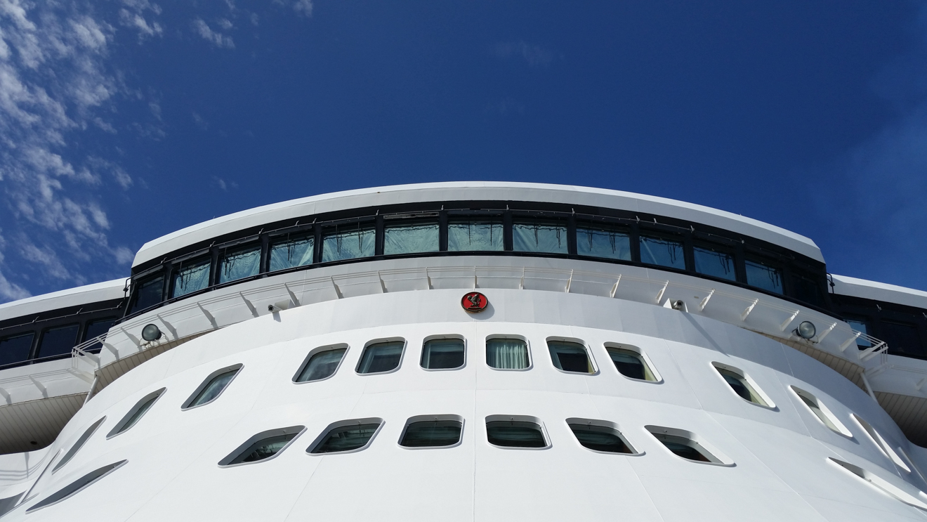 Queen Mary 2 & UK