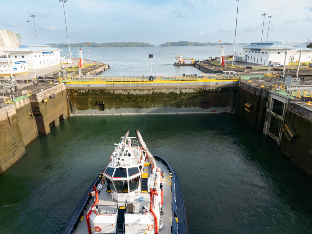 Central America, Cunard, Panama, Panama Canal, Queen Anne